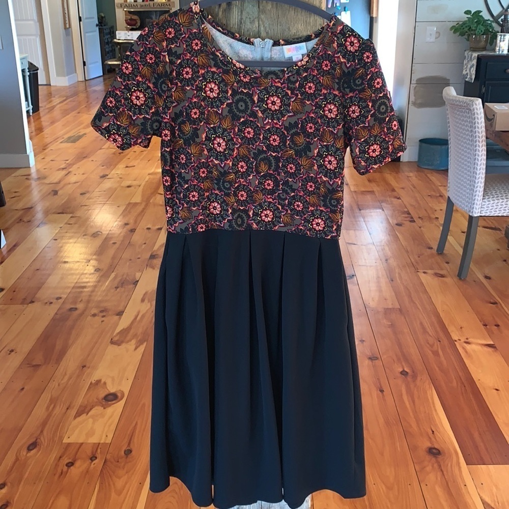 NWOT LuLaMon‎ Swing Dress.   Size M.  Two side pockets